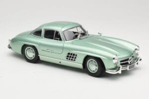 Mercedes 300 SL W198 Gullwing Light Green Metallic Minichamps 1:18 110037221 Diecast - image 6 of 8