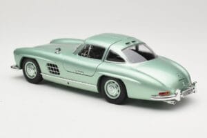 Mercedes 300 SL W198 Gullwing Light Green Metallic Minichamps 1:18 110037221 Diecast - image 7 of 8