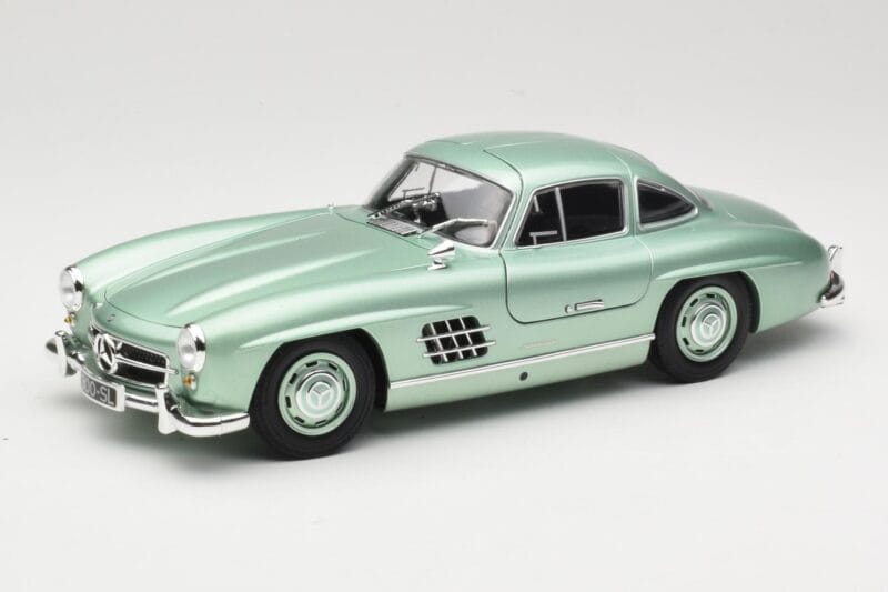 Mercedes 300 SL W198 Gullwing Light Green Metallic Minichamps 1:18 110037221 Diecast