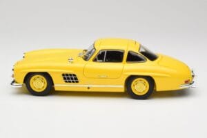 Mercedes 300 SL W198 Light Yellow Minichamps 1:18 180039009 Diecast - image 4 of 8