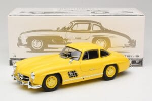 Mercedes 300 SL W198 Light Yellow Minichamps 1:18 180039009 Diecast - image 8 of 8