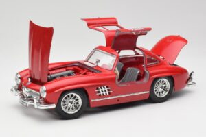 Mercedes 300 SL W198 Red Metallic Bburago 1:18 3013-M1 Diecast - image 2 of 8