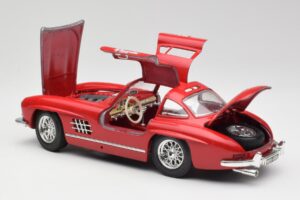 Mercedes 300 SL W198 Red Metallic Bburago 1:18 3013-M1 Diecast - image 5 of 8