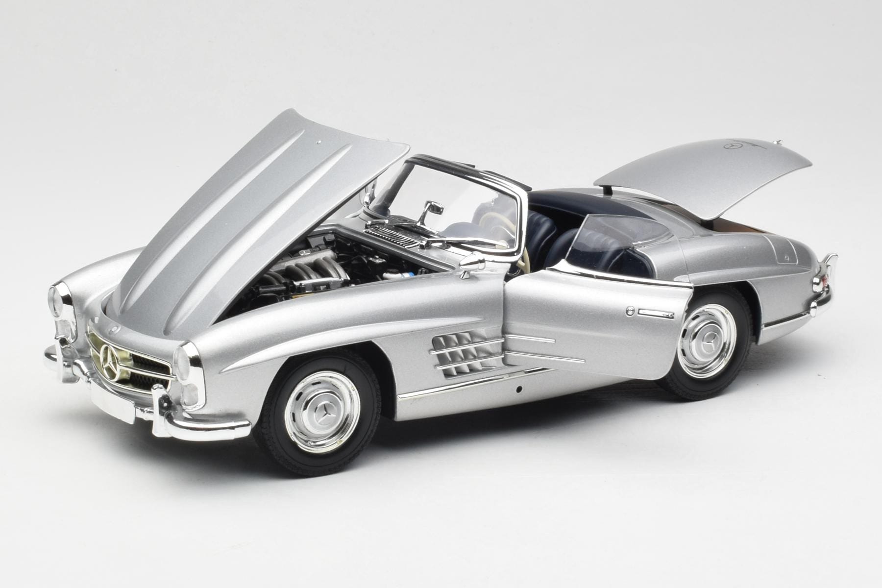 Minichamps Mercedes 300 SL Roadster 1:18 Silver