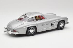 Mercedes 300 SL W198 Gullwing Silver Grey Bburago 1:18 3513 Diecast - image 3 of 8