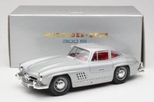 Mercedes 300 SL W198 Gullwing Silver Grey Bburago 1:18 3513 Diecast - image 8 of 8
