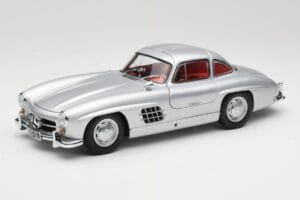 Mercedes 300 SL W198 Gullwing Silver Metallic Minichamps 1:18 B66040379 Diecast