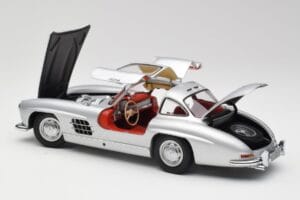 Mercedes 300 SL W198 Gullwing Silver Metallic Minichamps 1:18 B66040379 Diecast - image 5 of 8