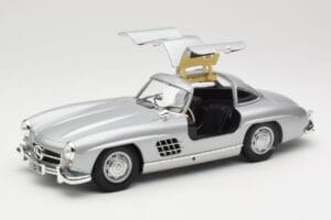 Mercedes 300 SL W198 Gullwing Silver Minichamps 1:18 110037210 Diecast - image 2 of 8