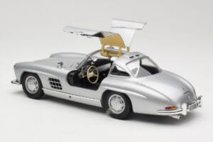 Mercedes 300 SL W198 Gullwing Silver Minichamps 1:18 110037210 Diecast - image 5 of 8