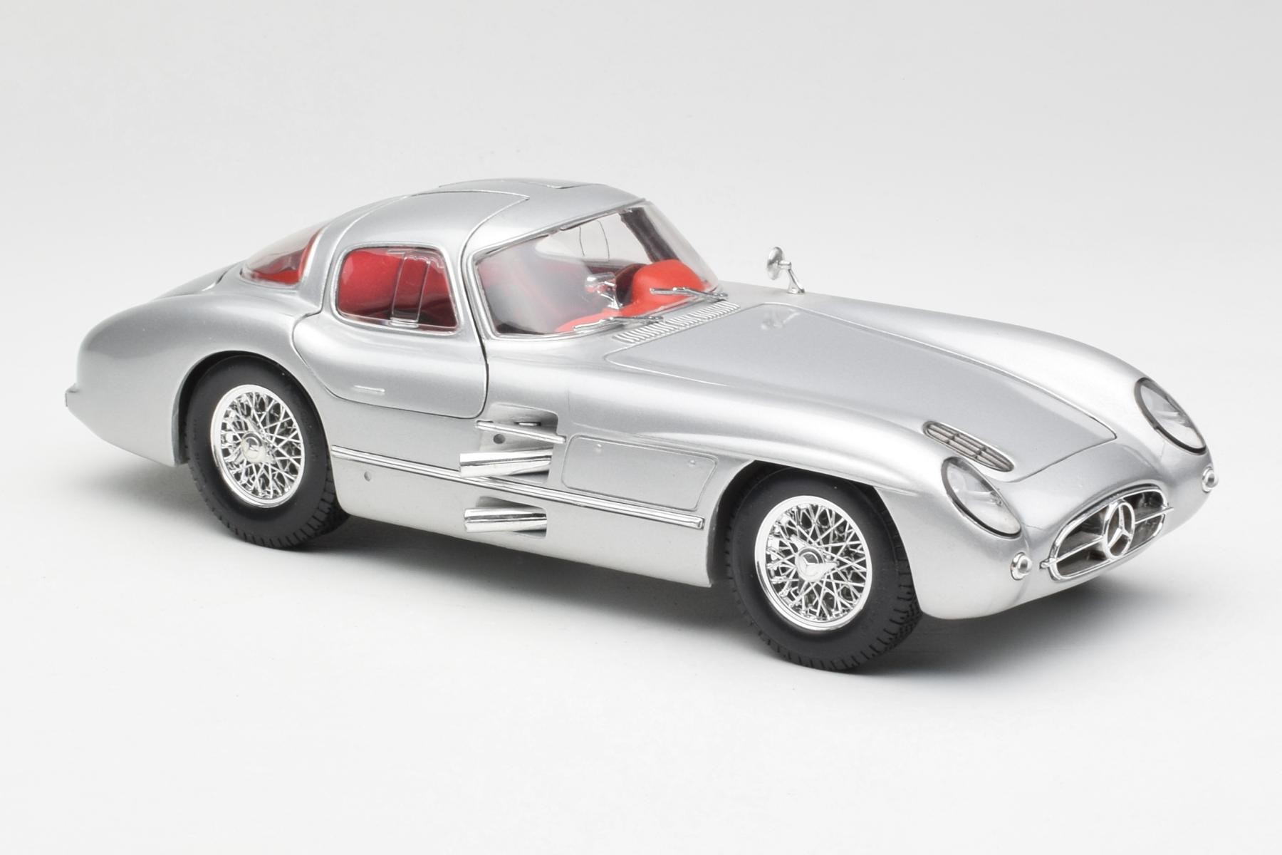 Mercedes 300 SLR Uhlenhaut Coupe Silver Maisto 1:18