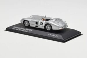 Mercedes 300 SLR #19 P. Levegh / J. Fitch 24 Hours of Le Mans 1955 Minichamps 1:43 432553000 Diecast - image 3 of 4