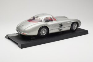 Mercedes 300 SLR Silver Revell 1:12 08851 Diecast - image 3 of 8