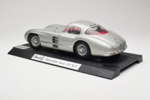 Mercedes 300 SLR Silver Revell 1:12 08851 Diecast - image 7 of 8