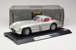 Mercedes 300 SLR Silver Revell 1:12 08851 Diecast - image 8 of 8