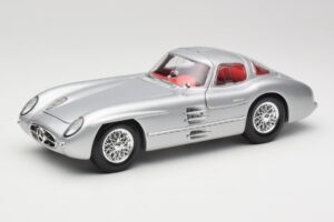 Mercedes 300 SLR Uhlenhaut Coupe Silver Maisto 1:18 36898 Diecast