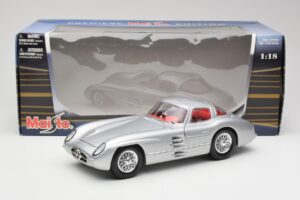 Mercedes 300 SLR Uhlenhaut Coupe Silver Maisto 1:18 36898 Diecast - image 8 of 8