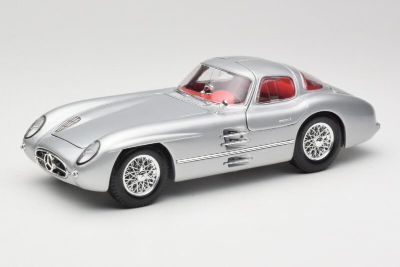 Mercedes 300 SLR Uhlenhaut Coupe Silver Maisto 1:18 36898 Diecast
