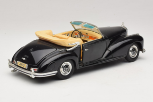 Mercedes 300S Black Maisto 1:18 52116-P1 Diecast - image 3 of 8