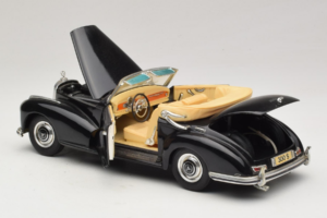 Mercedes 300S Black Maisto 1:18 52116-P1 Diecast - image 5 of 8