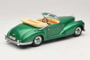 Mercedes 300S Cabriolet Green Metallic Maisto 1:18 52116 Diecast - image 3 of 7