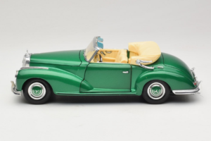 Mercedes 300S Cabriolet Green Metallic Maisto 1:18 52116 Diecast - image 4 of 7