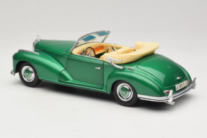 Mercedes 300S Cabriolet Green Metallic Maisto 1:18 52116 Diecast - image 6 of 7