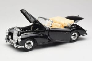 Mercedes 300SC W188 Obsidian Black Maisto 1:18 806B Diecast - image 2 of 8