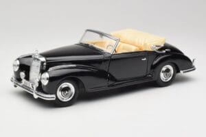Mercedes 300SC W188 Obsidian Black Maisto 1:18 806B Diecast