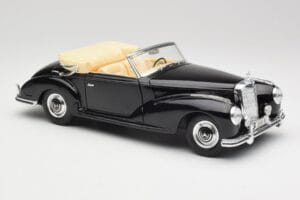 Mercedes 300SC W188 Obsidian Black Maisto 1:18 806B Diecast - image 6 of 8