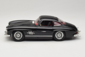 Mercedes 300SL Black Bburago 1:18 3015-M3 Diecast - image 4 of 8