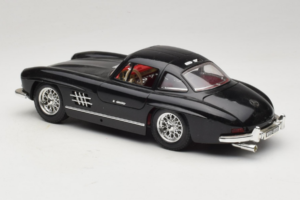 Mercedes 300SL Black Bburago 1:18 3015-M3 Diecast - image 7 of 8