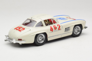 Mercedes 300SL #452 Mille Miglia 1955 White Bburago 1:18 3015-M2 Diecast - image 3 of 8