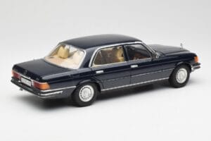 Mercedes 450 SEL 6.9 W116 Dark Blue Revell 1:18 8956 Diecast - image 3 of 8