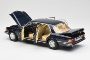 Mercedes 450 SEL 6.9 W116 Dark Blue Revell 1:18 8956 Diecast - image 5 of 8