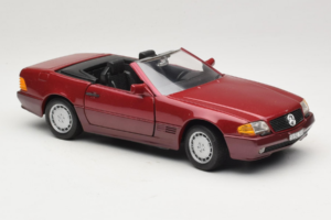 Mercedes 500 SL R129 Dark Red Revell 1:18 8801 Diecast - image 6 of 8