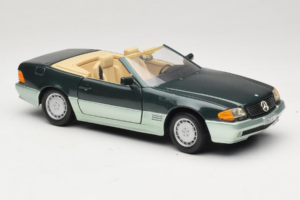 Mercedes 500 SL R129 Silver Green Revell 1:18 8802 Diecast - image 6 of 8