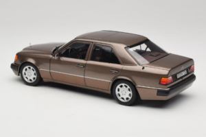 Mercedes 500E W124 Impala Metallic Norev 1:18 183954 Diecast - image 7 of 8