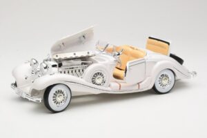 Mercedes 500K Special Roadster White Premiere Edition Maisto 1:18 536055 Diecast - image 2 of 8
