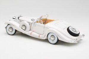 Mercedes 500K Special Roadster White Premiere Edition Maisto 1:18 536055 Diecast - image 7 of 8