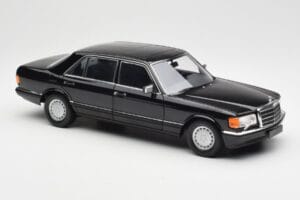 Mercedes 560 SEL W126 Black Dealer Edition Norev 1:18 B66040599 Diecast - image 6 of 8