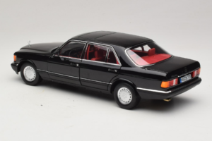 Mercedes 560 SEL W126 Black With Red Interior Norev 1:18 183788 Diecast - image 4 of 8