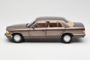 Mercedes 560 SEL W126 Impala Brown Dealer Edition Norev 1:18 B66040646 Diecast - image 4 of 8