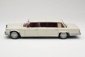 Mercedes 600 Pullman W100 Light Grey NZG 1:18 B66040708 Diecast - image 4 of 8