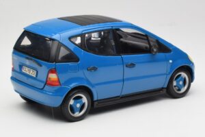 Mercedes A-Class W168 Light Blue Maisto 1:18 37800-M5 Diecast - image 3 of 8