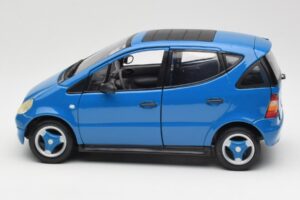 Mercedes A-Class W168 Light Blue Maisto 1:18 37800-M5 Diecast - image 4 of 8