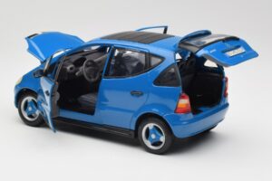 Mercedes A-Class W168 Light Blue Maisto 1:18 37800-M5 Diecast - image 5 of 8
