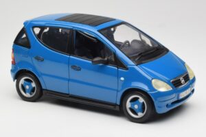 Mercedes A-Class W168 Light Blue Maisto 1:18 37800-M5 Diecast - image 6 of 8