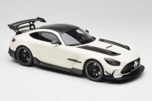 Mercedes AMG GT C190 Black Series Designo Diamond White Metallic Minichamps 1:18 155032022 Diecast - image 4 of 6