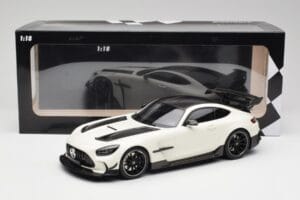 Mercedes AMG GT C190 Black Series Designo Diamond White Metallic Minichamps 1:18 155032022 Diecast - image 6 of 6